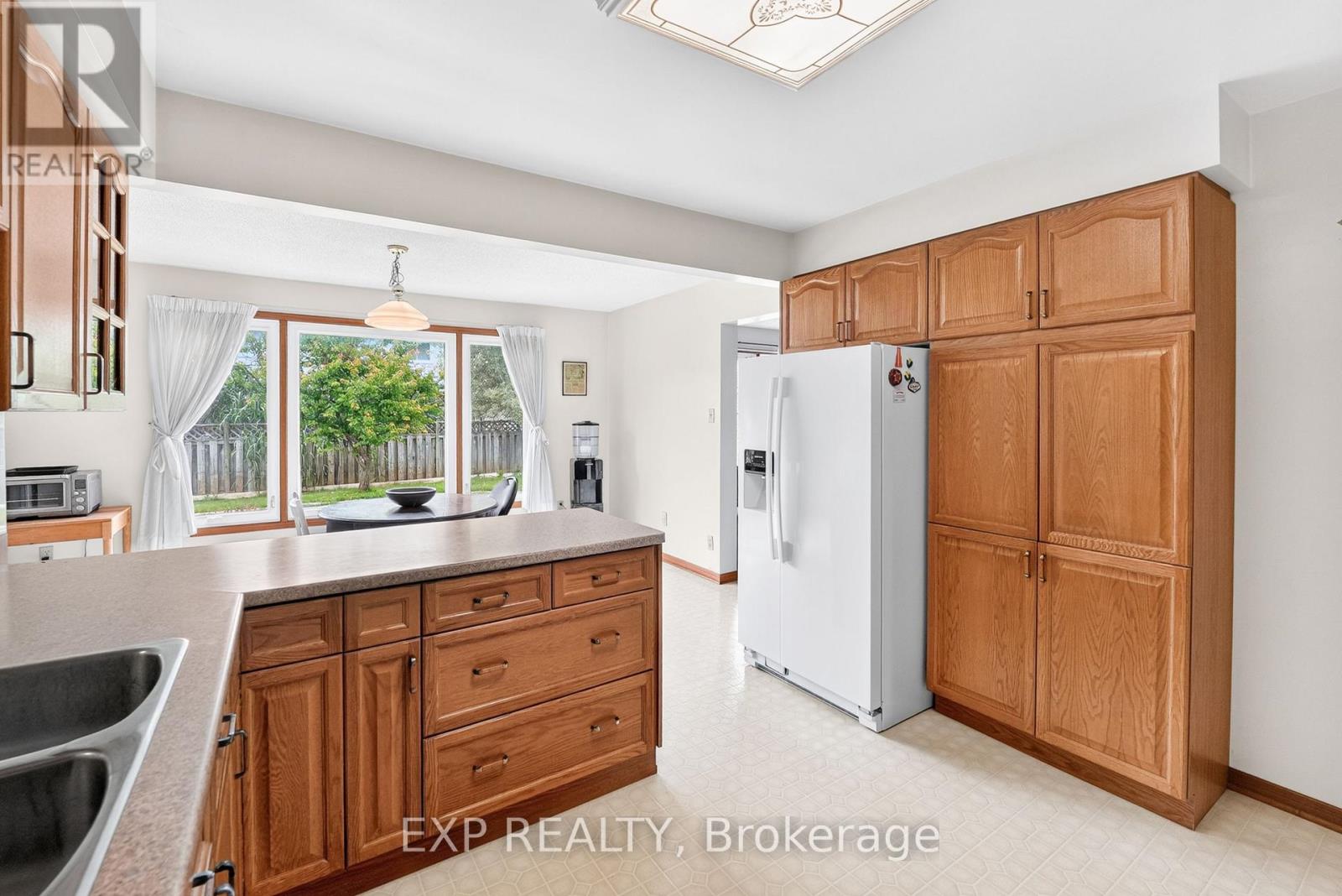 38 FARMINGTON DRIVE - 8