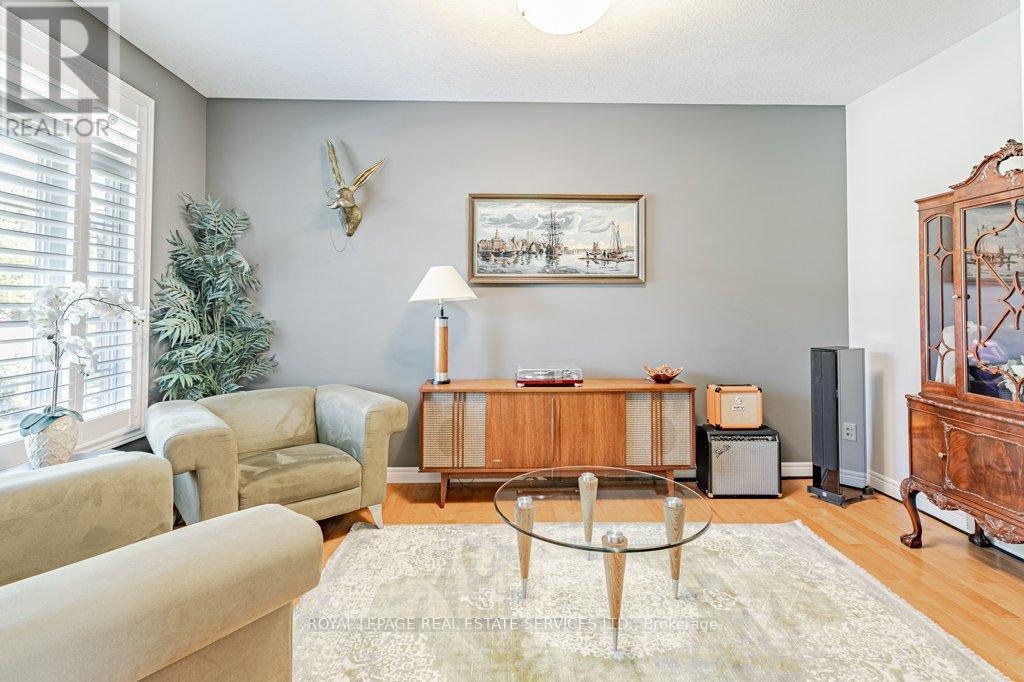 560 LAKEVIEW DRIVE - Image 5