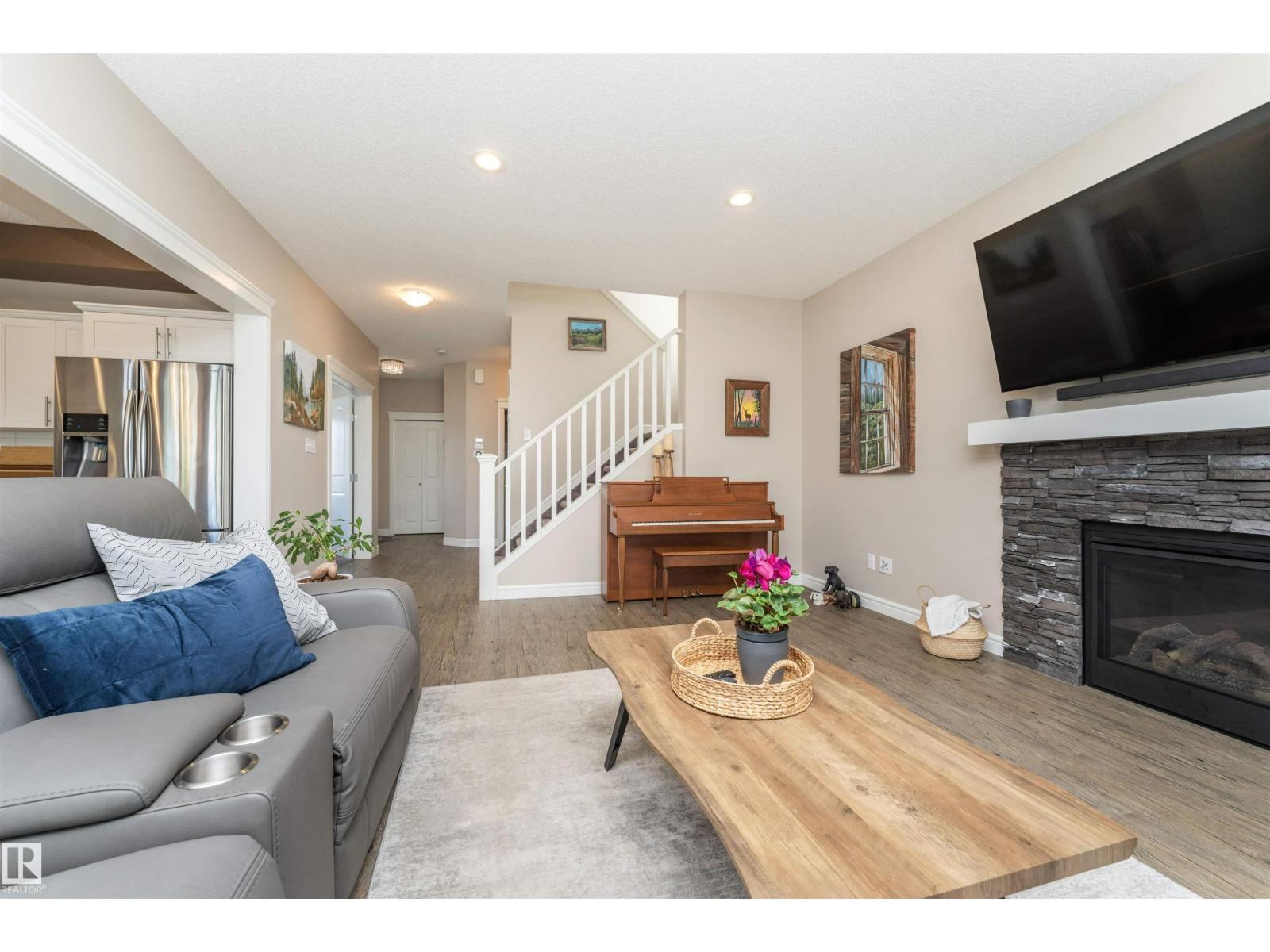 2304 89 ST SW - 8