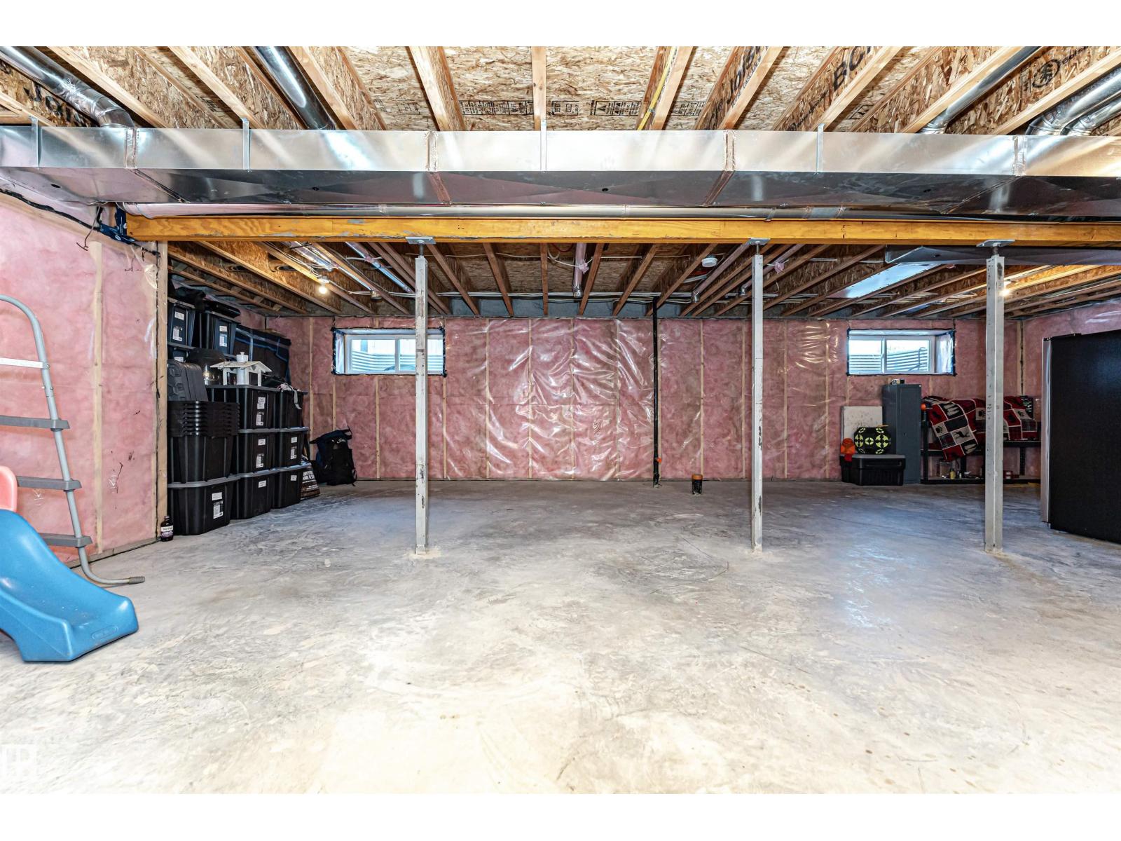 2304 89 ST SW - 40