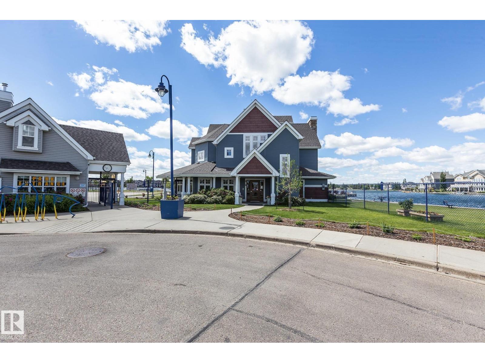 2304 89 ST SW - 47