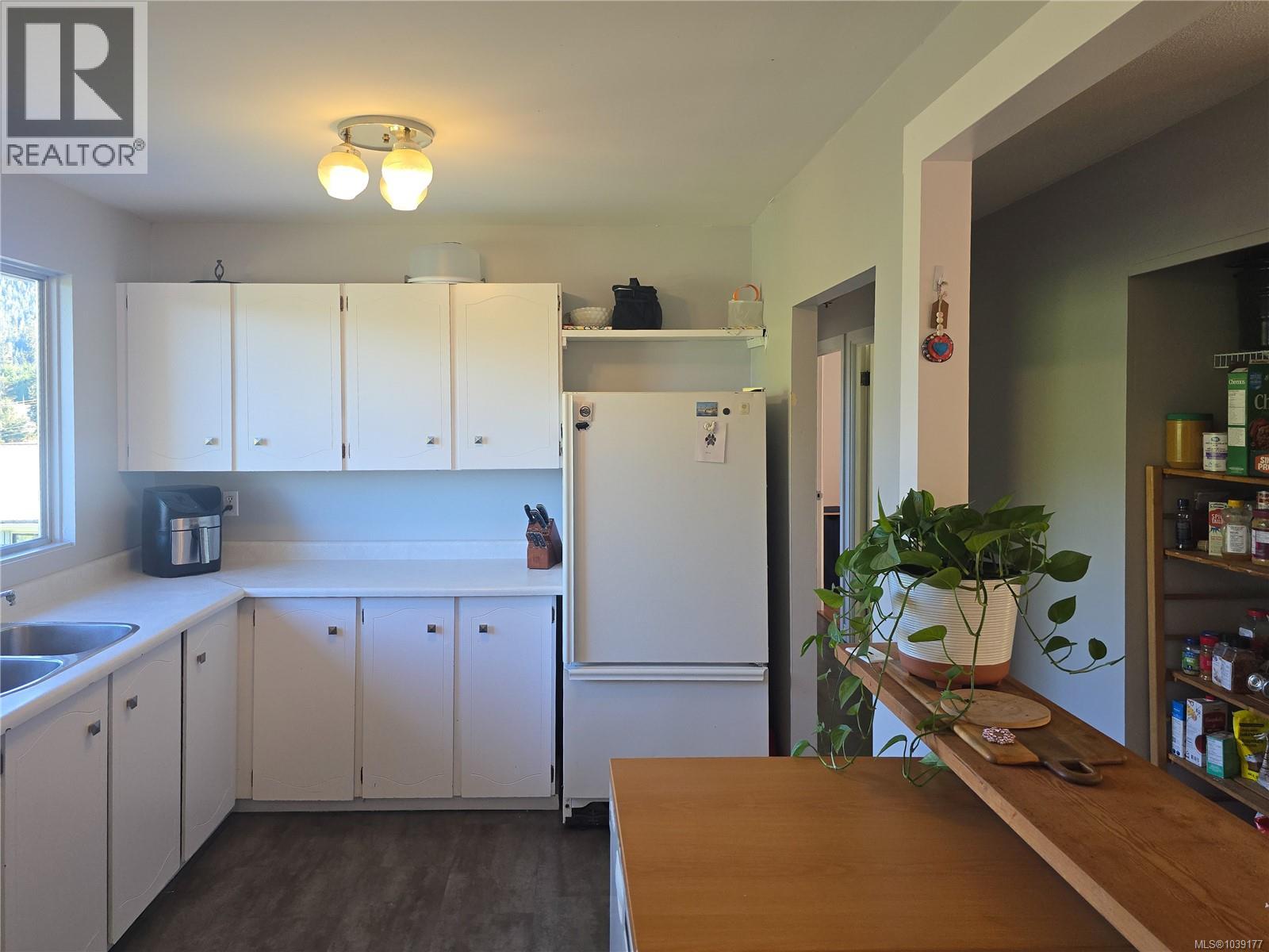 221 Spar St - 27