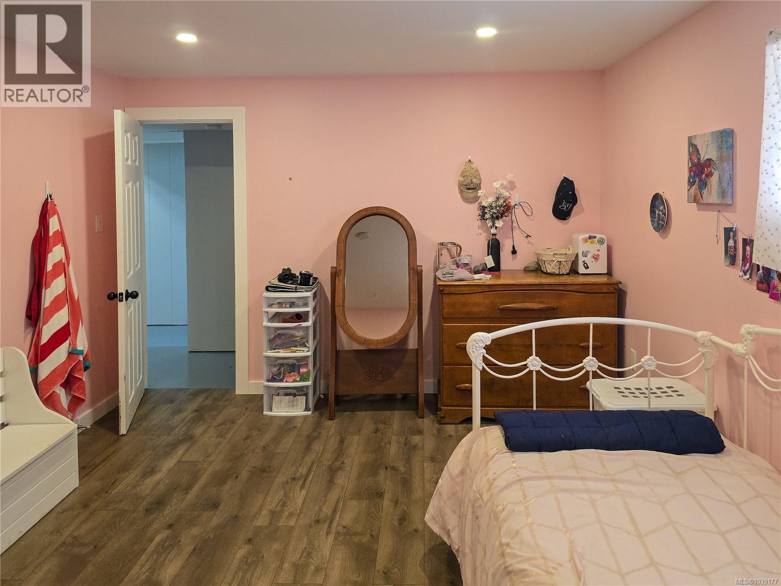 221 Spar St - 54