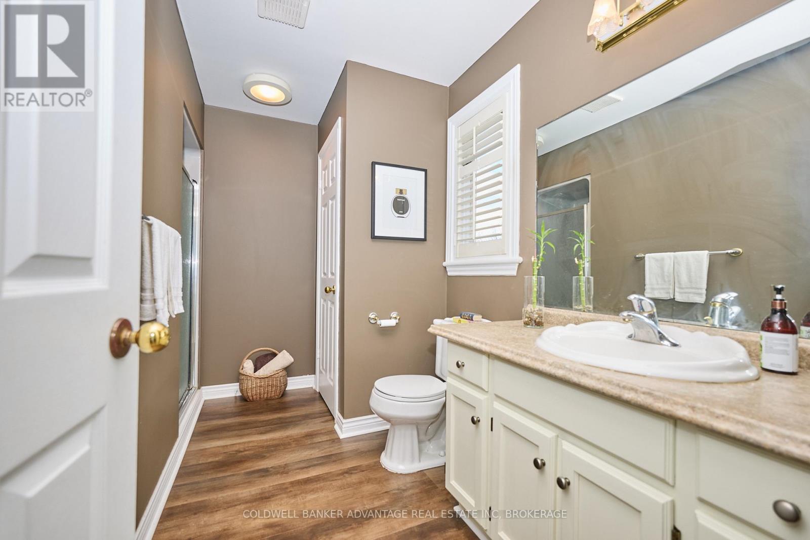 28 DIXON CRESCENT - 12