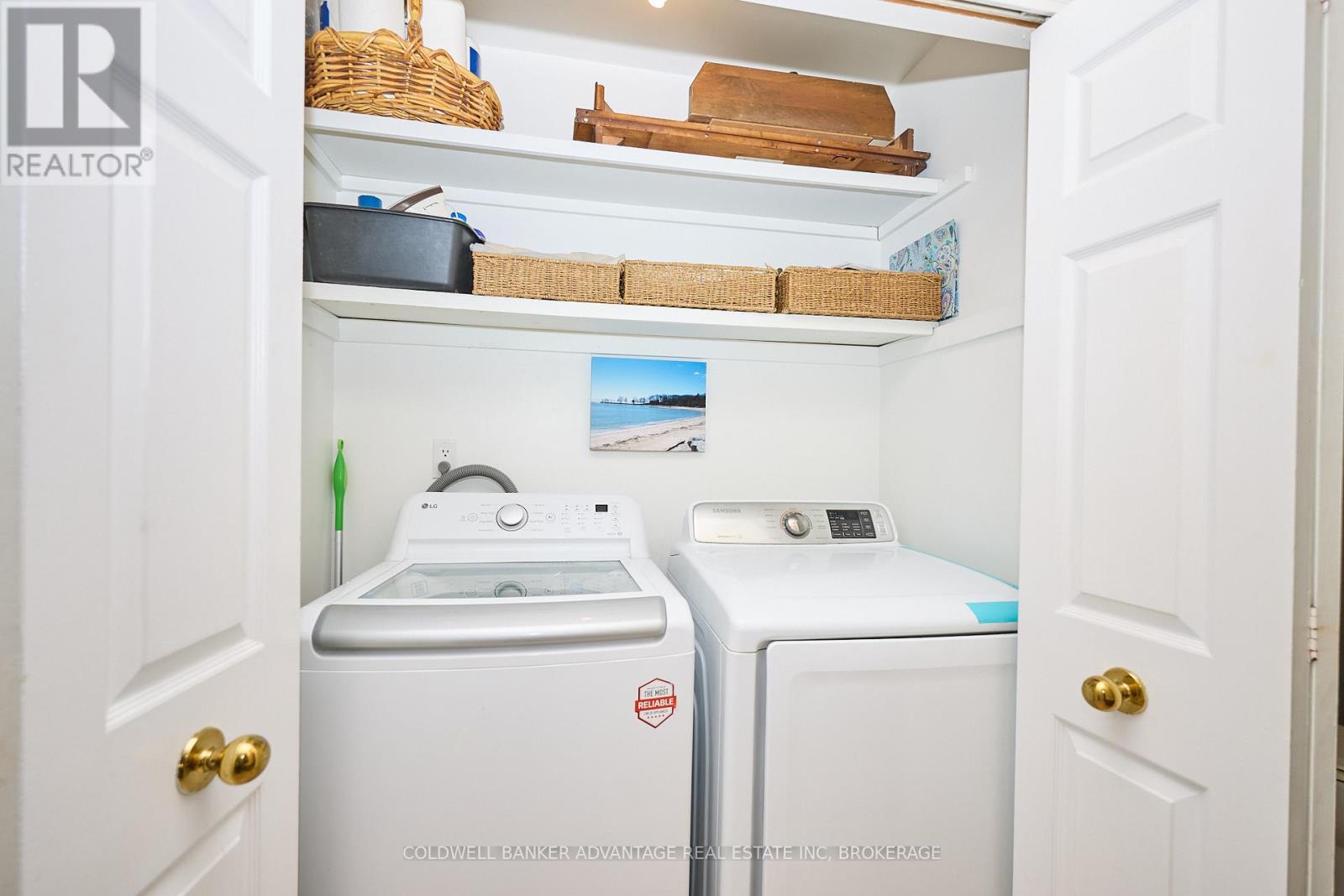 28 DIXON CRESCENT - 21