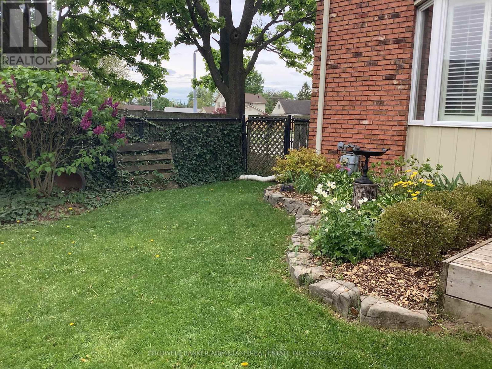 28 DIXON CRESCENT - 28
