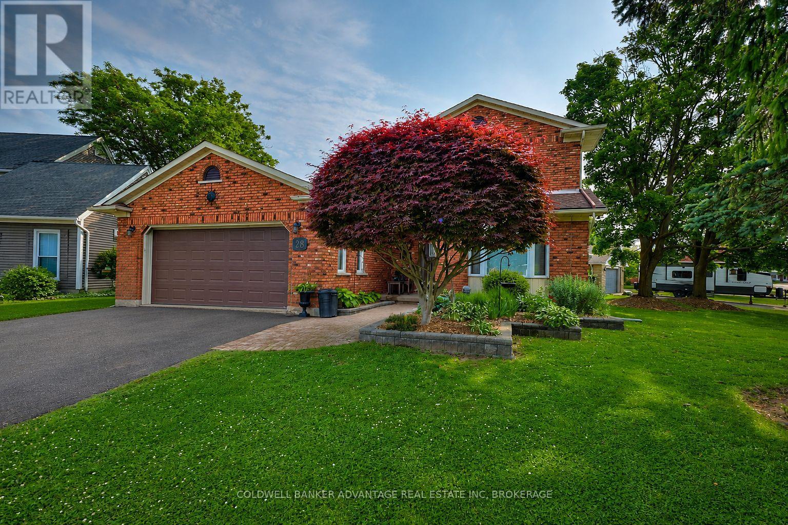 28 DIXON CRESCENT - 4