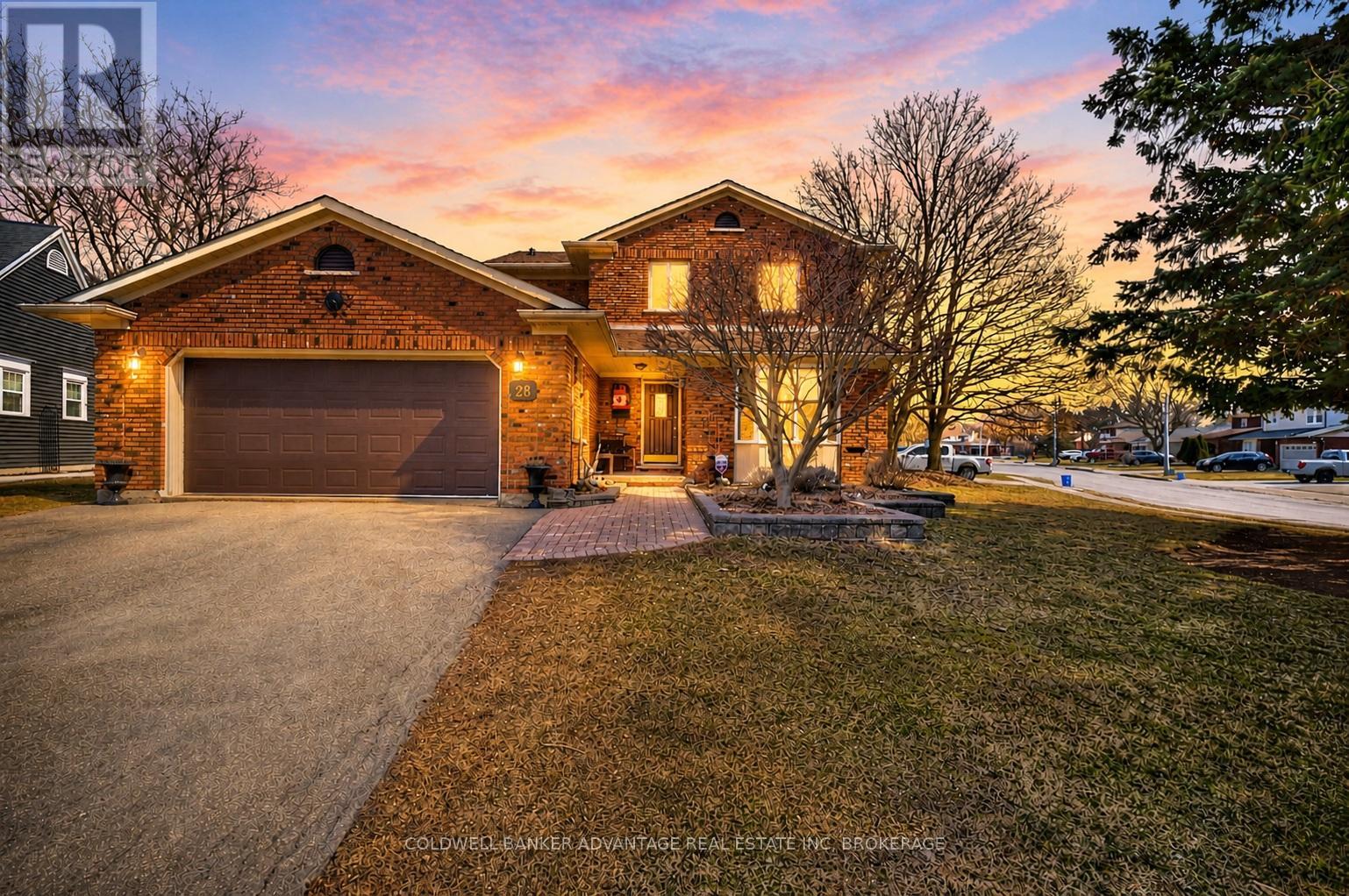 28 DIXON CRESCENT - 30