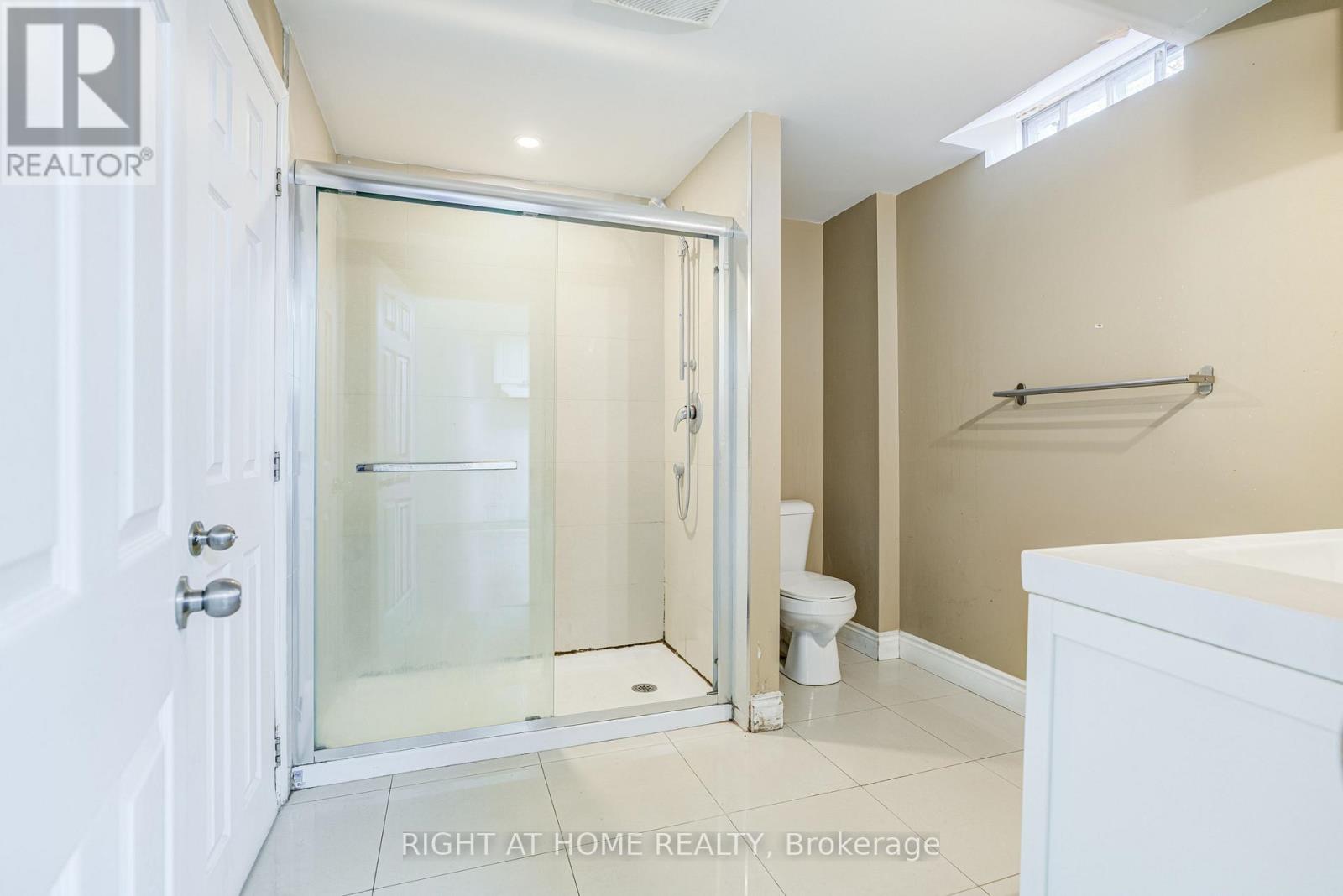 54 WOODSIDE COURT - 36