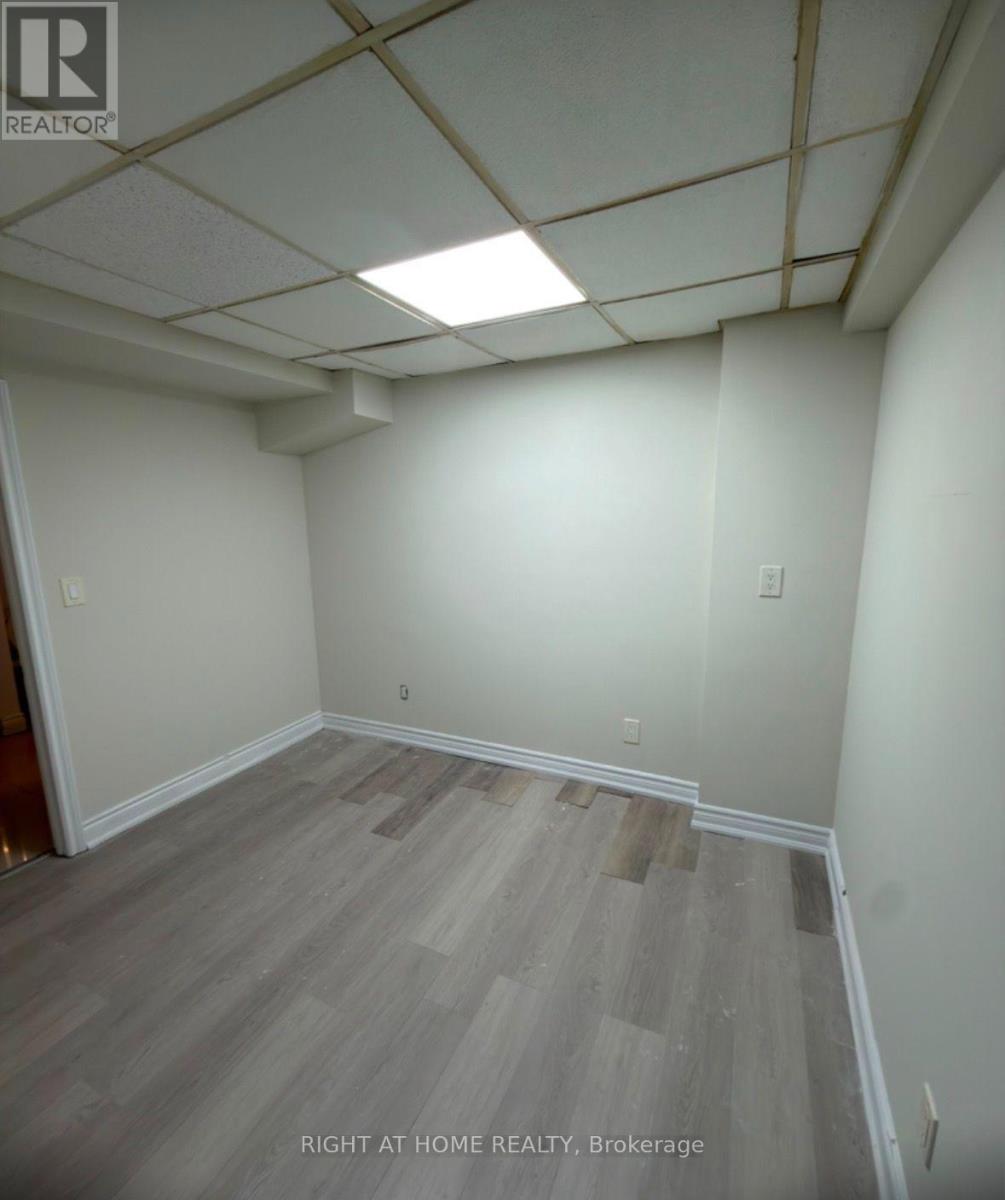 54 WOODSIDE COURT - 44
