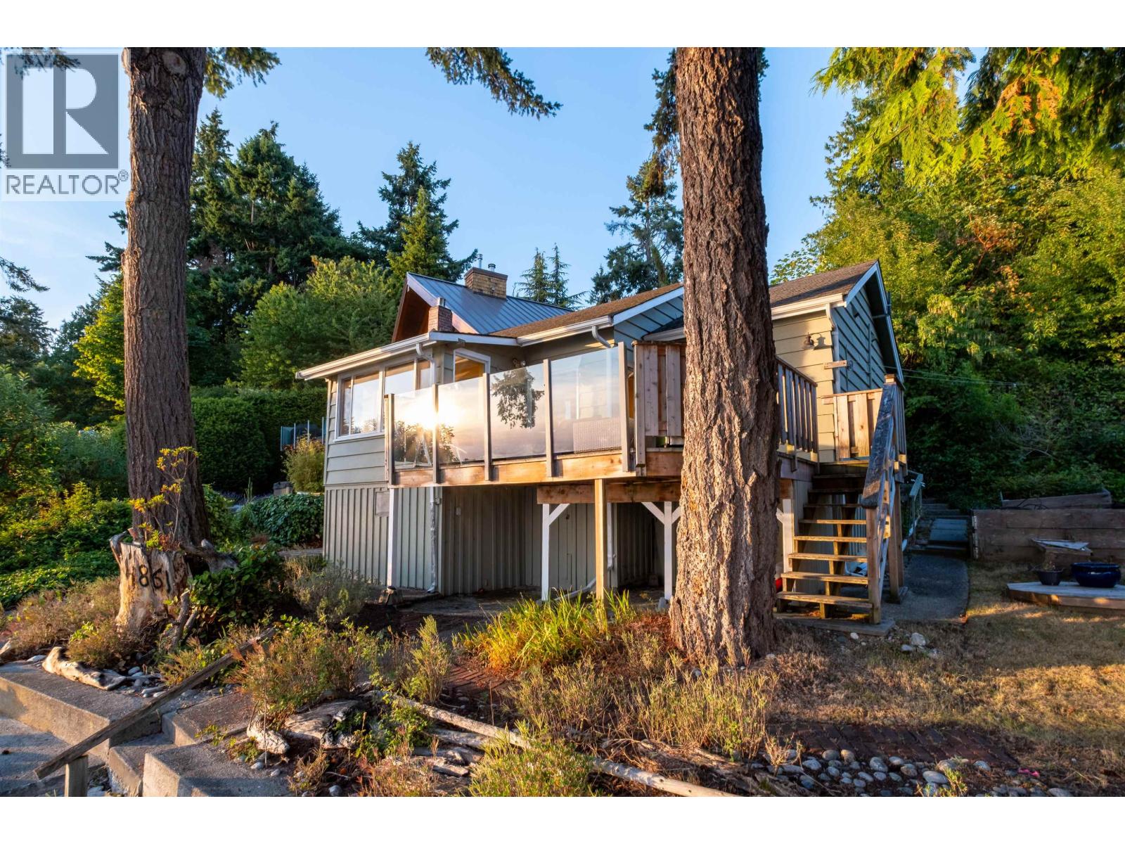 4861 SUNSHINE COAST HIGHWAY, Sechelt