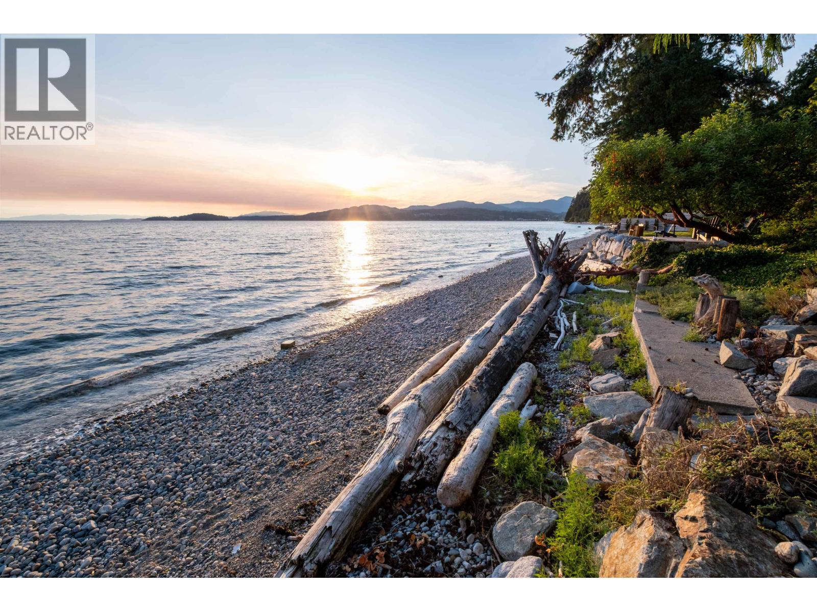 4861 SUNSHINE COAST HIGHWAY, Sechelt