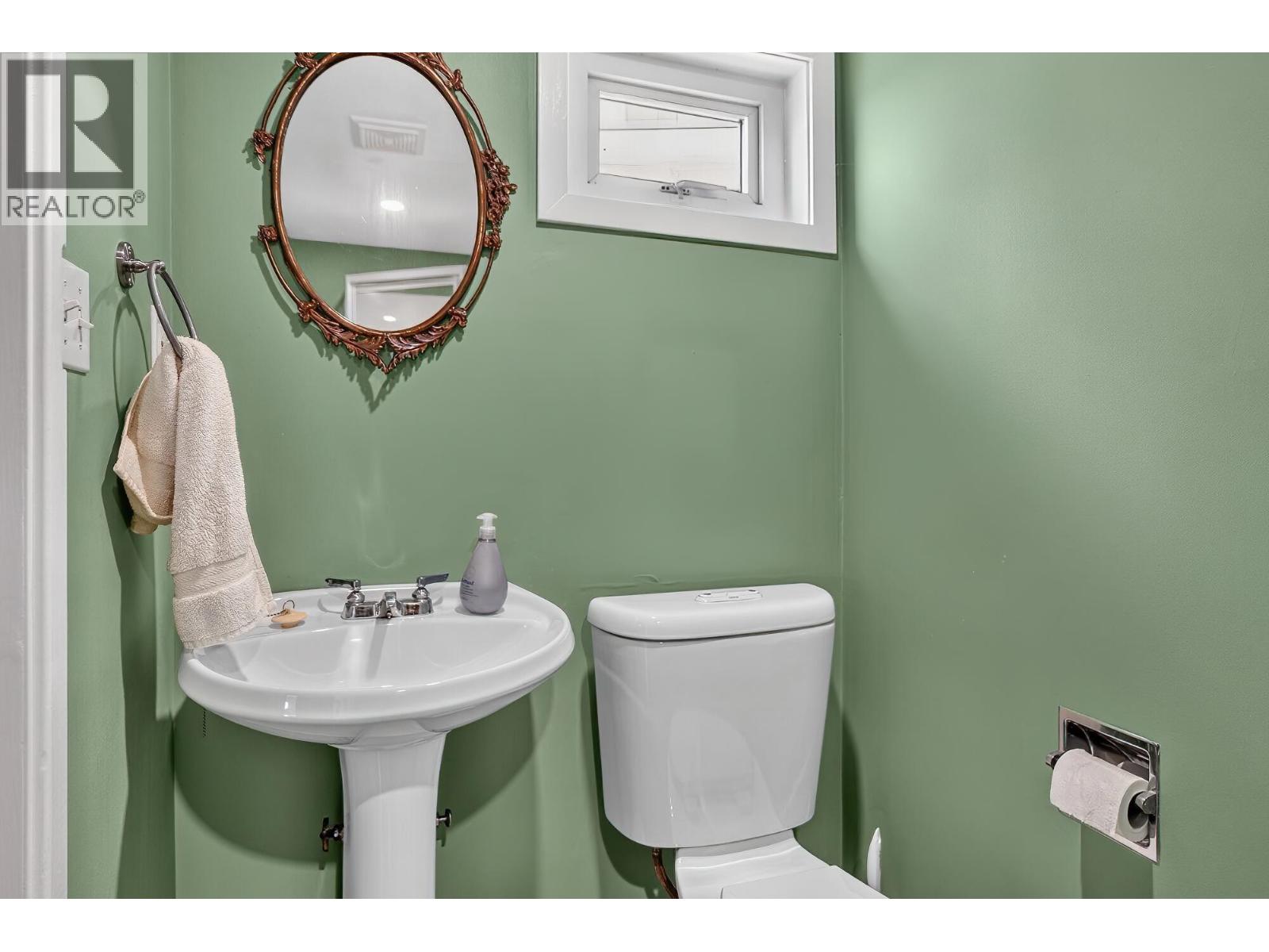 4861 SUNSHINE COAST HIGHWAY, Sechelt