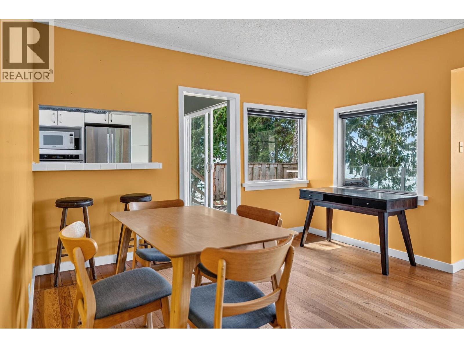 4861 SUNSHINE COAST HIGHWAY, Sechelt