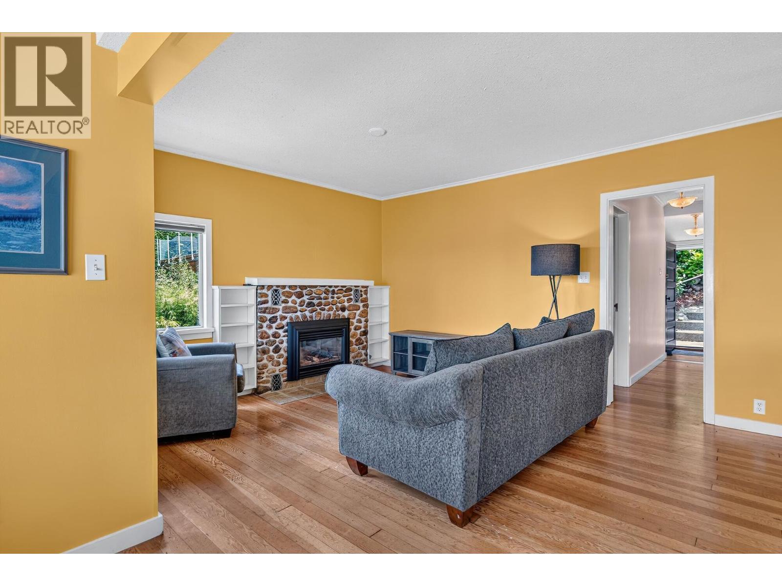 4861 SUNSHINE COAST HIGHWAY, Sechelt