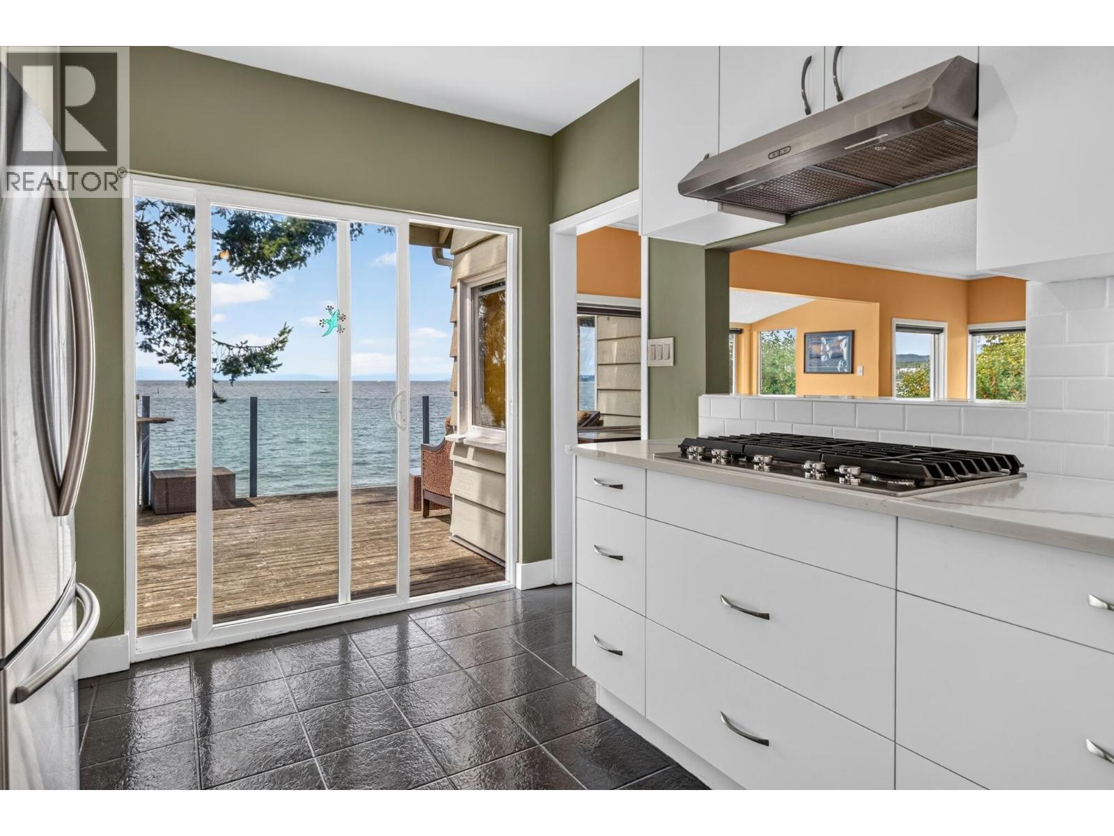 4861 SUNSHINE COAST HIGHWAY, Sechelt