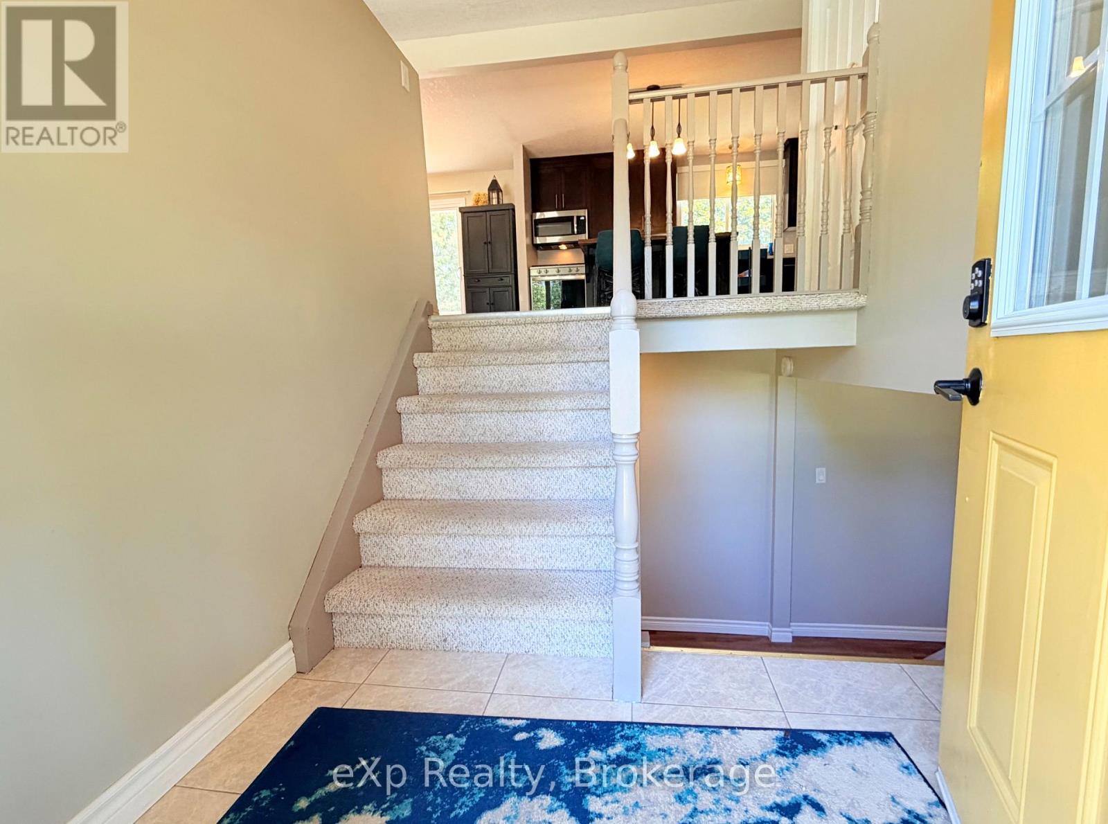 160 WESTFALL CRESCENT - 2