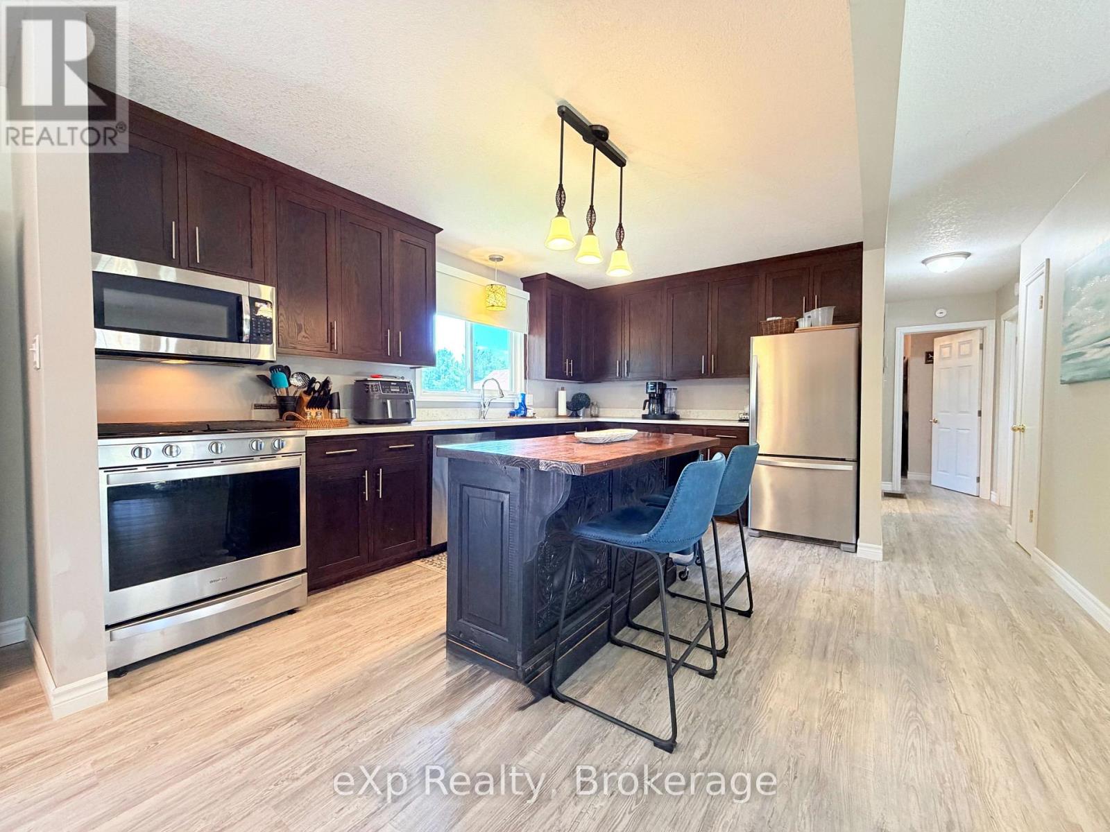 160 WESTFALL CRESCENT - 4