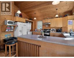 Kitchen - 4189 Mickey Frontage Road, Cache Creek, BC V0K1H1 Photo 11