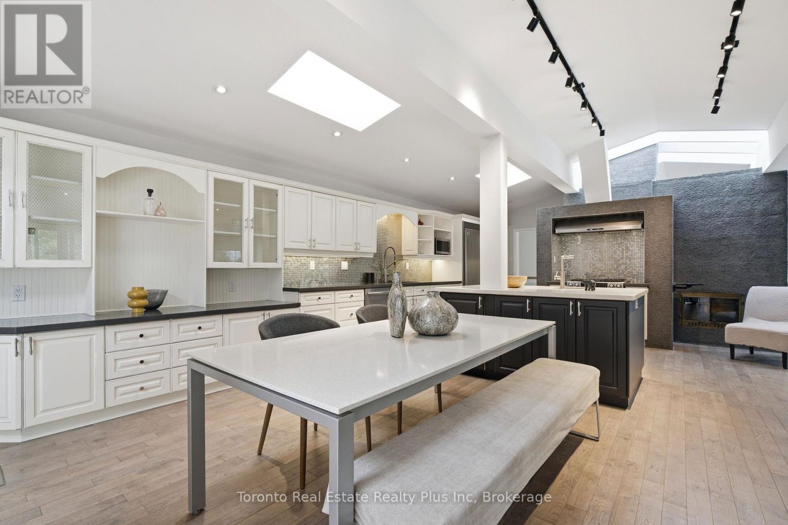 39 DOVE LANE - Image 17