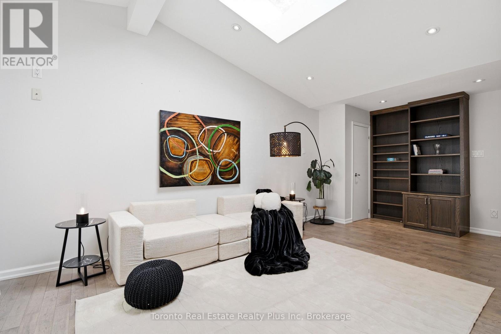 39 DOVE LANE - Image 22