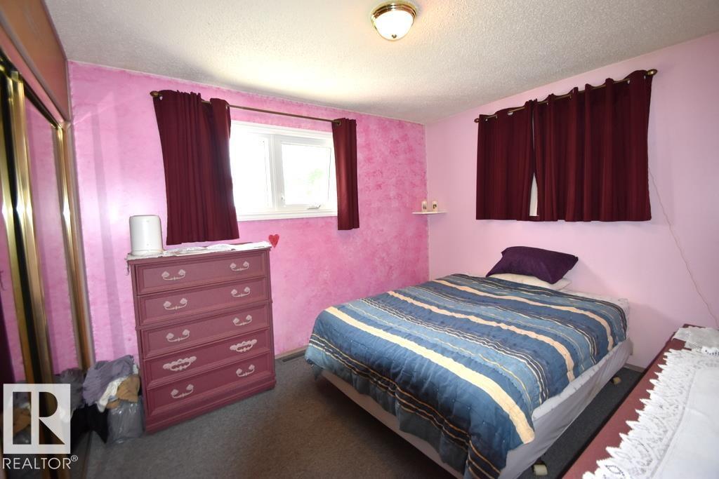 618 Churchill Park Road - 13