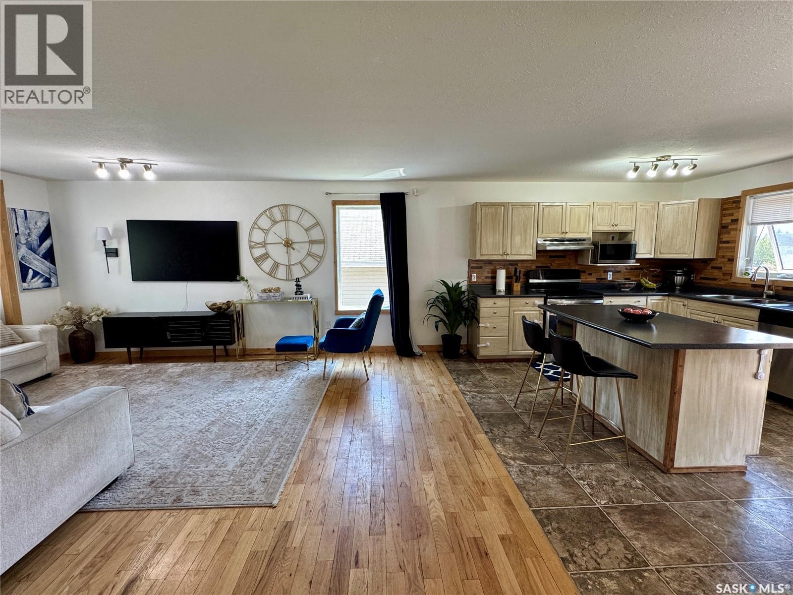 908 Thompson CRESCENT - 11