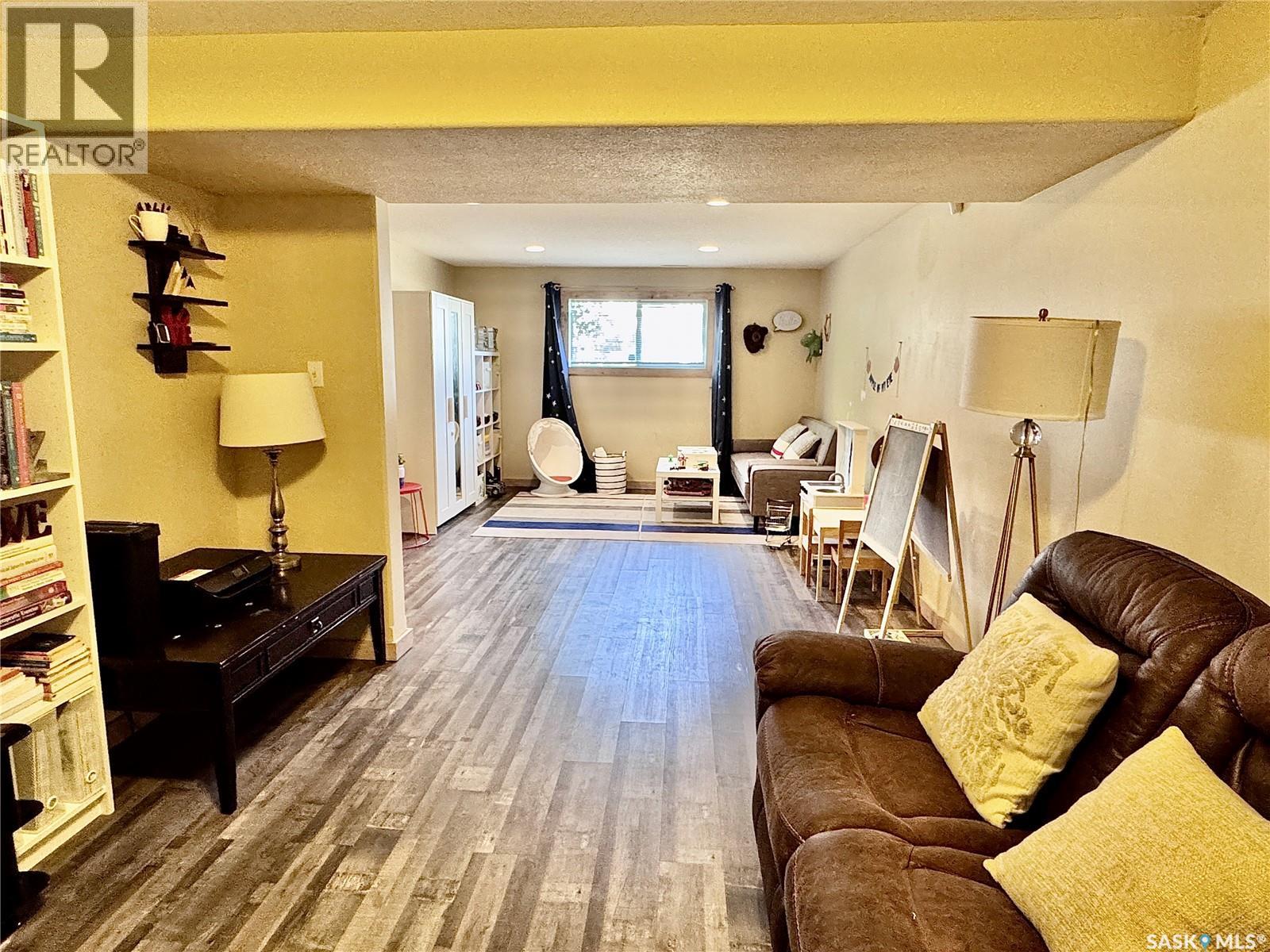 908 Thompson CRESCENT - 27