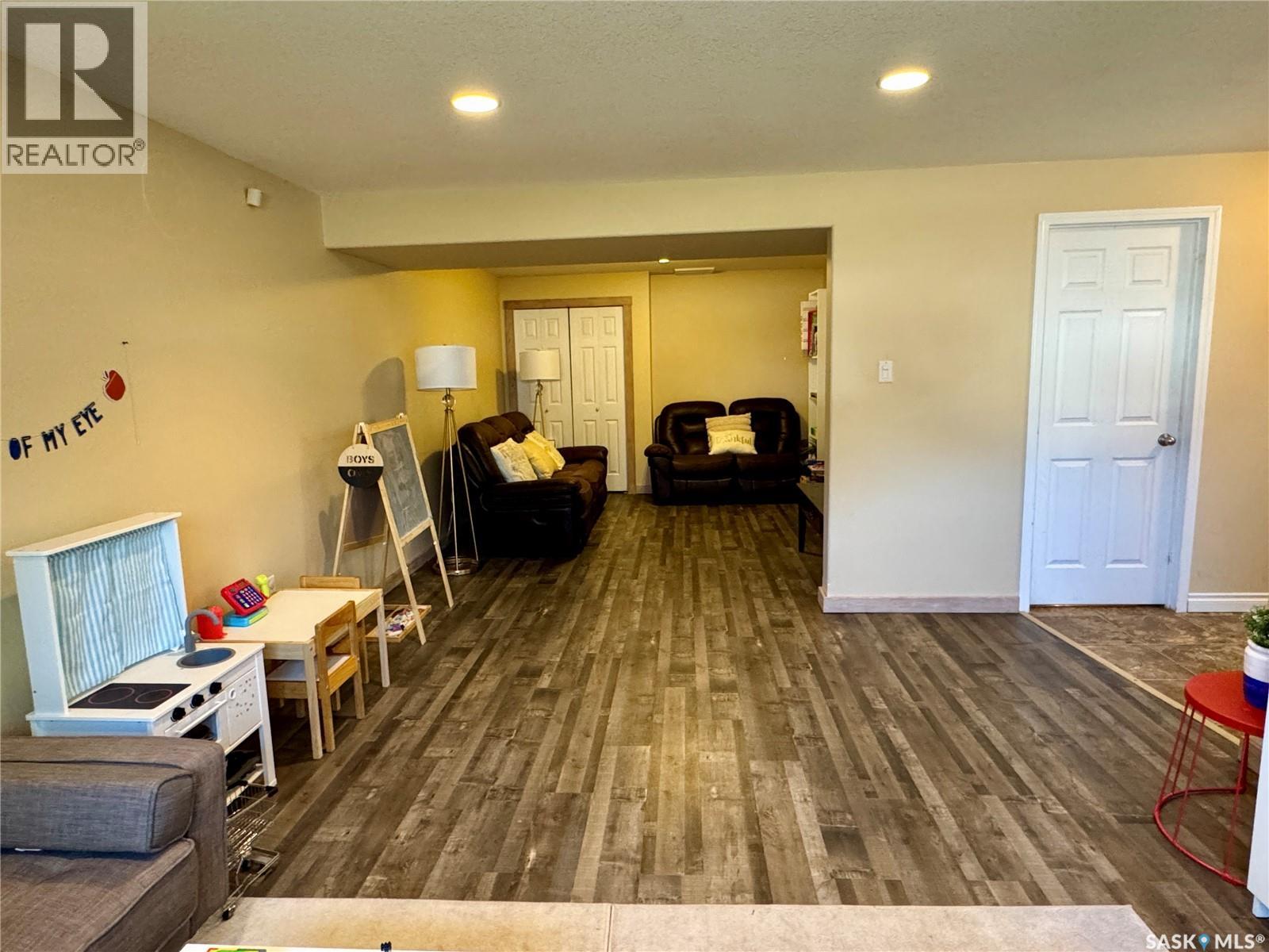 908 Thompson CRESCENT - 28