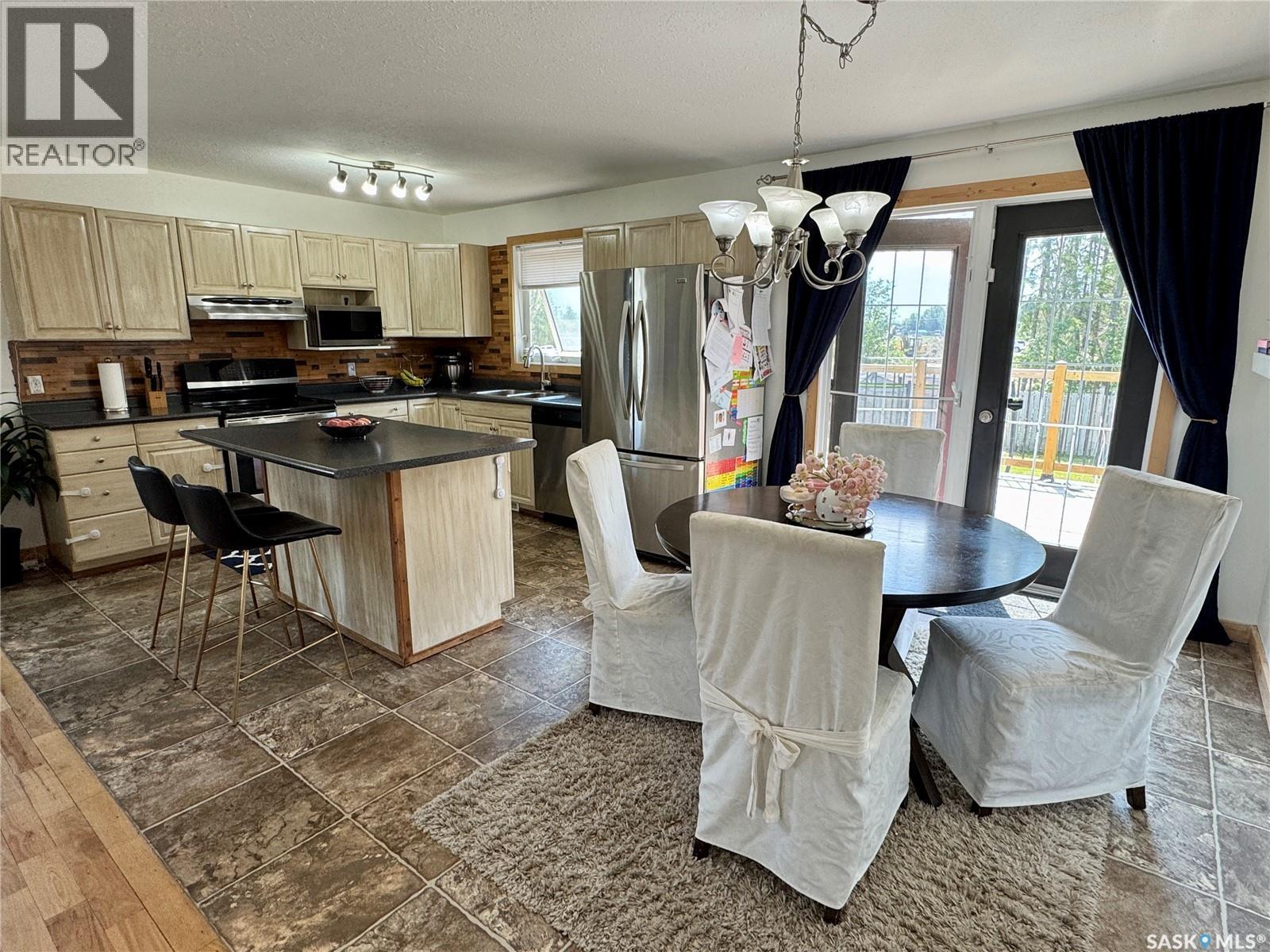 908 Thompson CRESCENT - 6