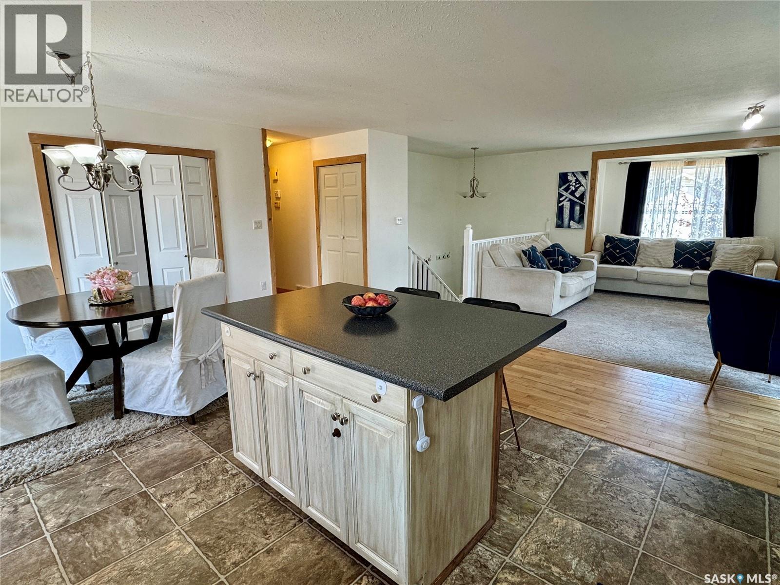 908 Thompson CRESCENT - 9