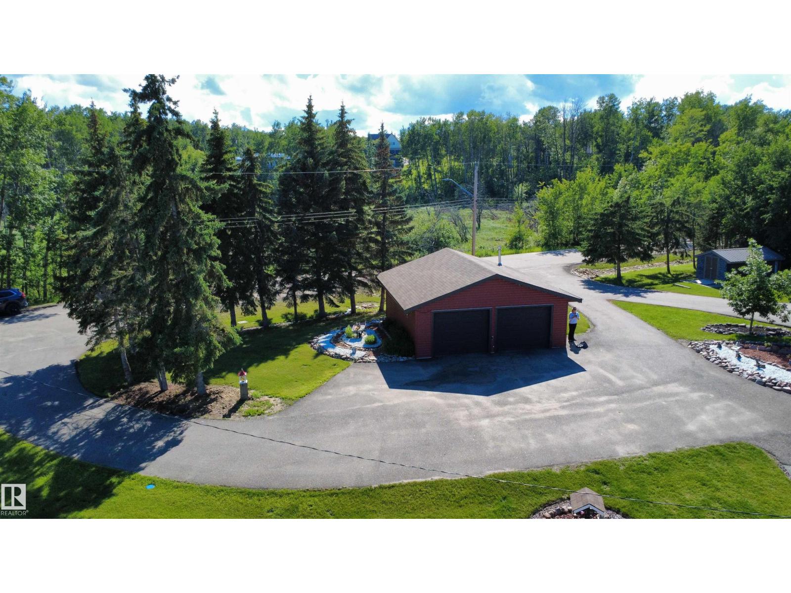 618 Churchill Park Road - 36
