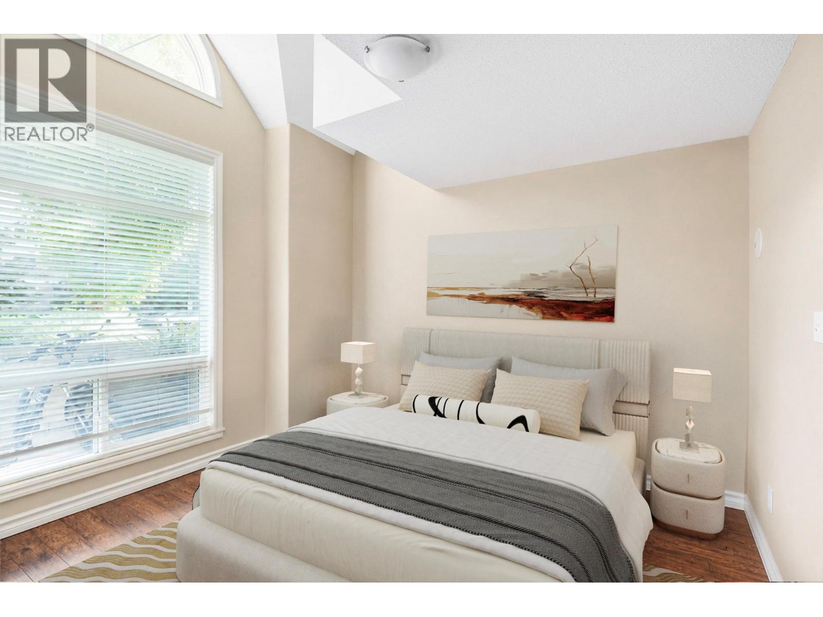 #102 1128 Sunset Drive - 12