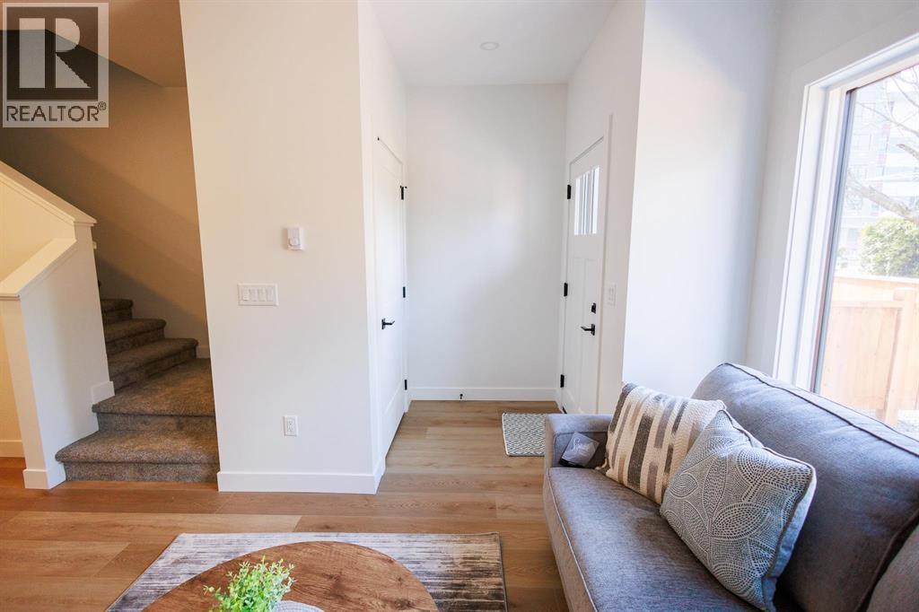 #5-3302 EBY Street, Terrace