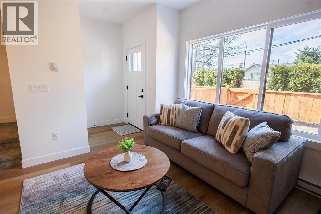 #5-3302 EBY Street, Terrace
