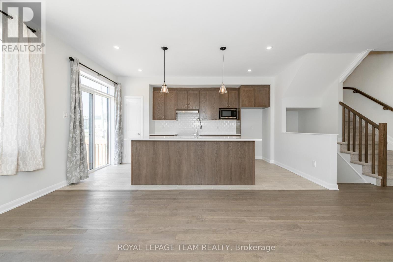 3 Bed, 4 Bath House for Rent in Ottawa – 719 DONERAILE WALK, Ottawa – MLS# X13535566 - Image 9
