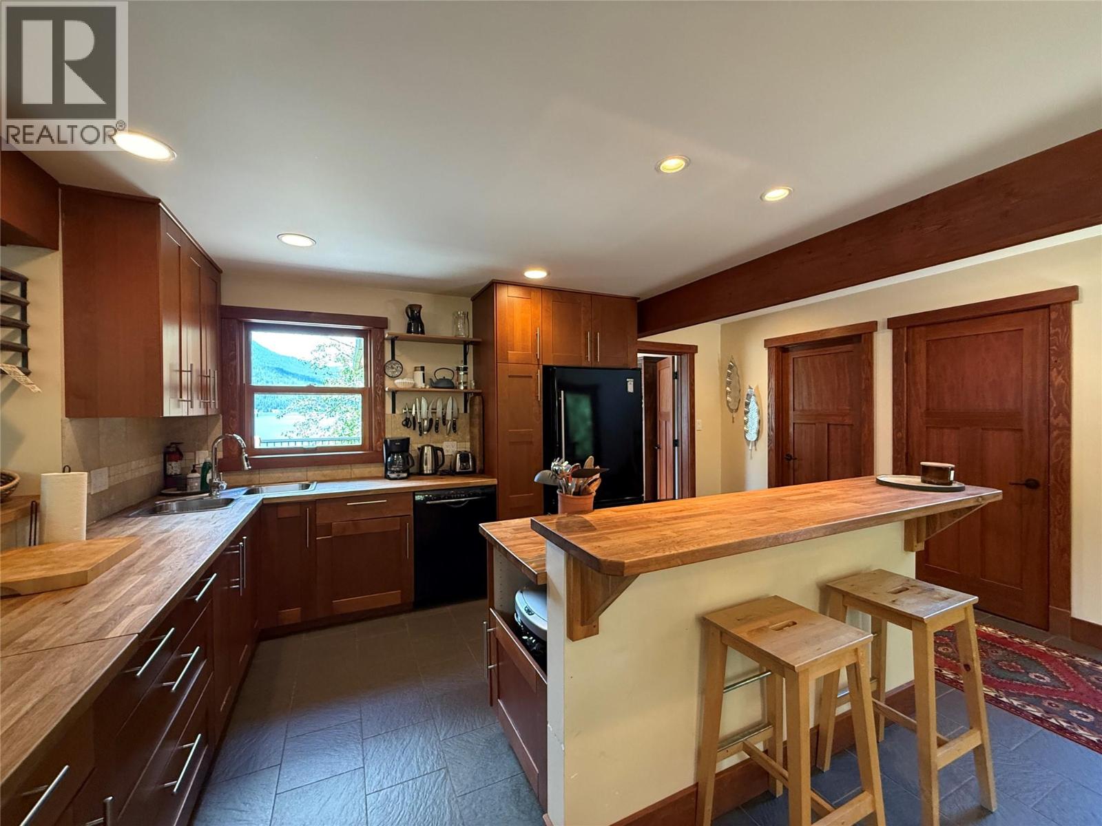 113 Kootenay Lake Road - 23