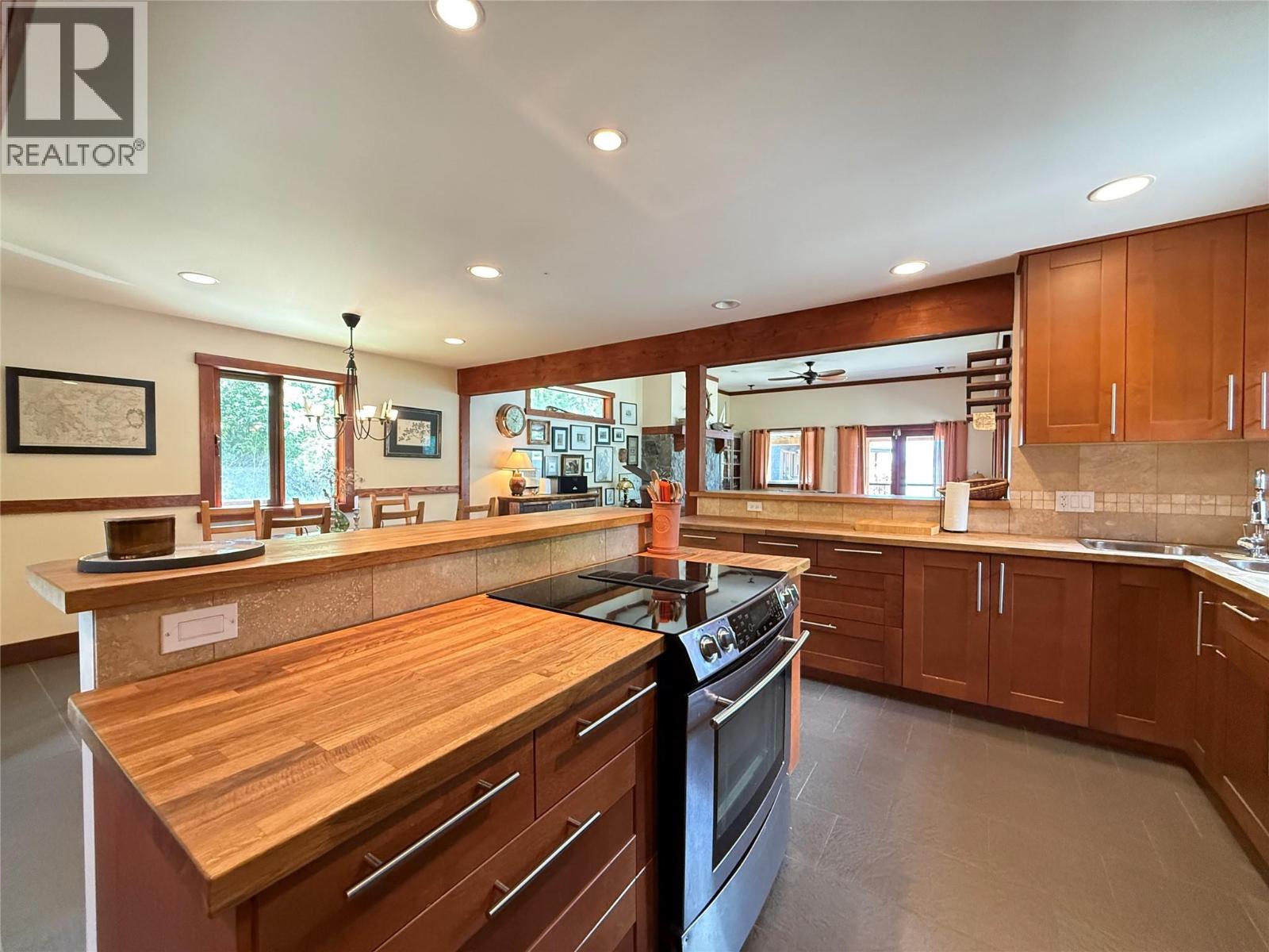 113 Kootenay Lake Road - 24