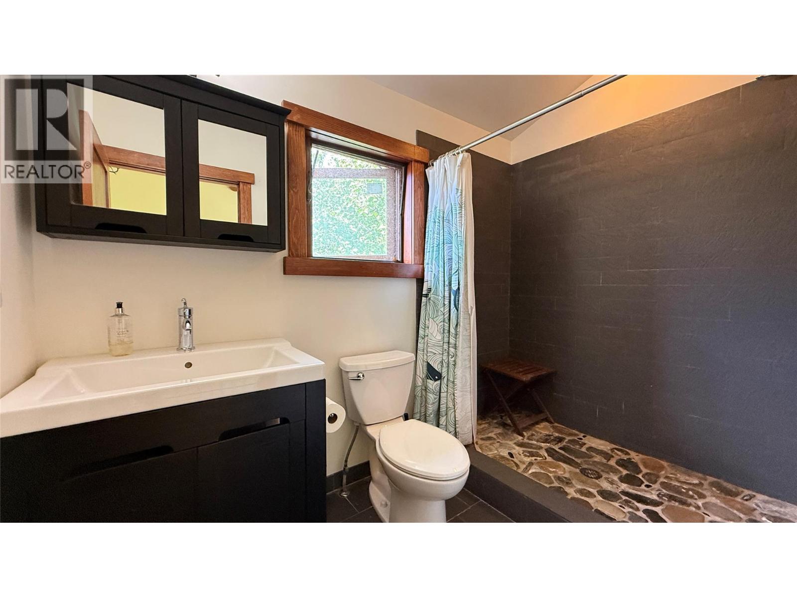 113 Kootenay Lake Road - 36