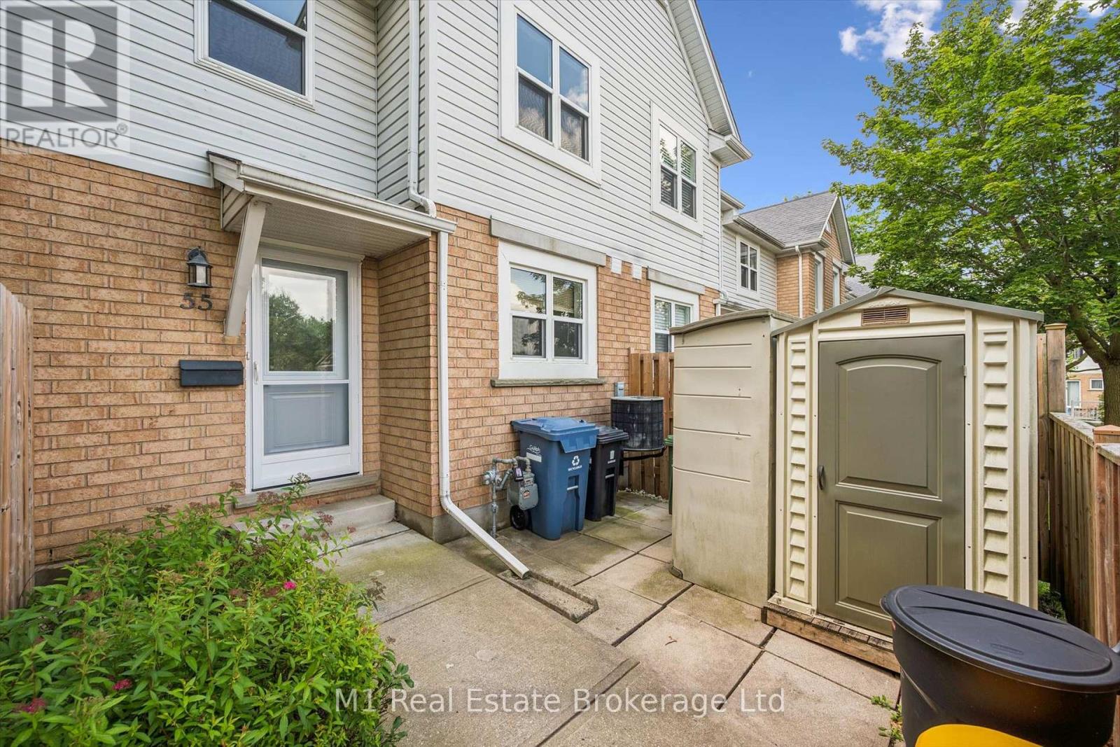 #55 426 GRANGE ROAD - 22