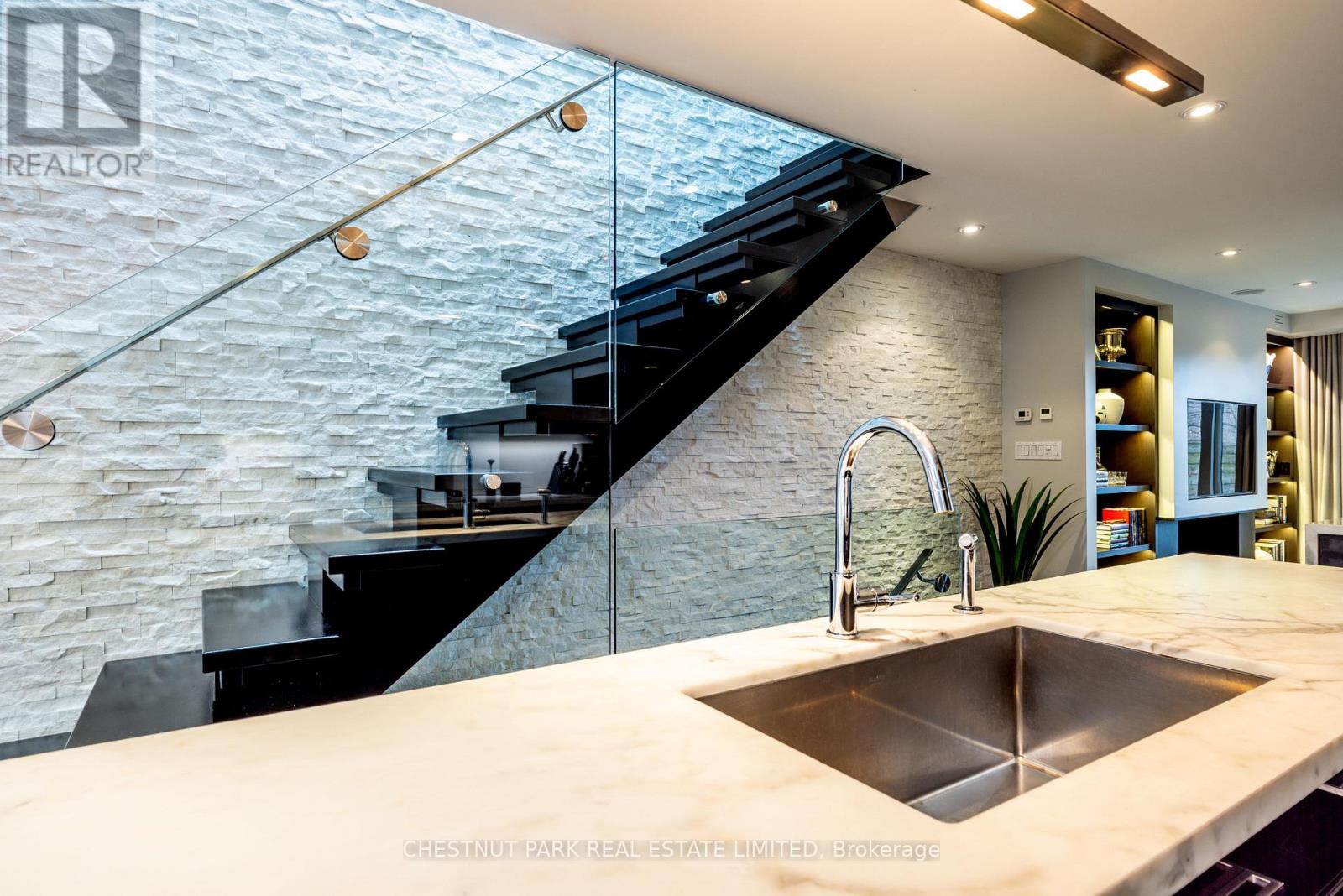 70 SUMMERHILL GARDENS - 10