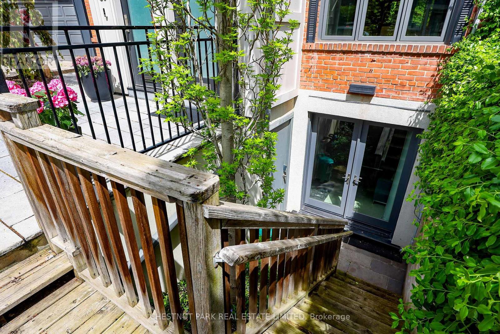 70 SUMMERHILL GARDENS - 31