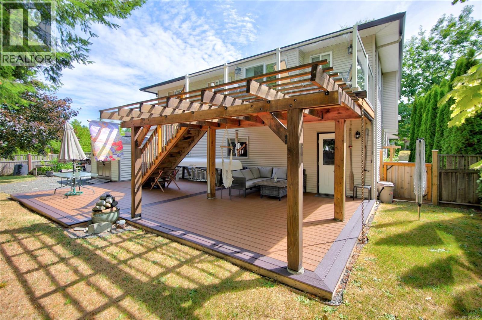 2139 Stirling Pl, Courtenay