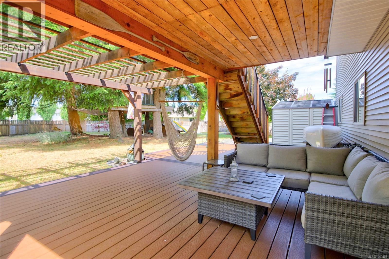 2139 Stirling Pl, Courtenay