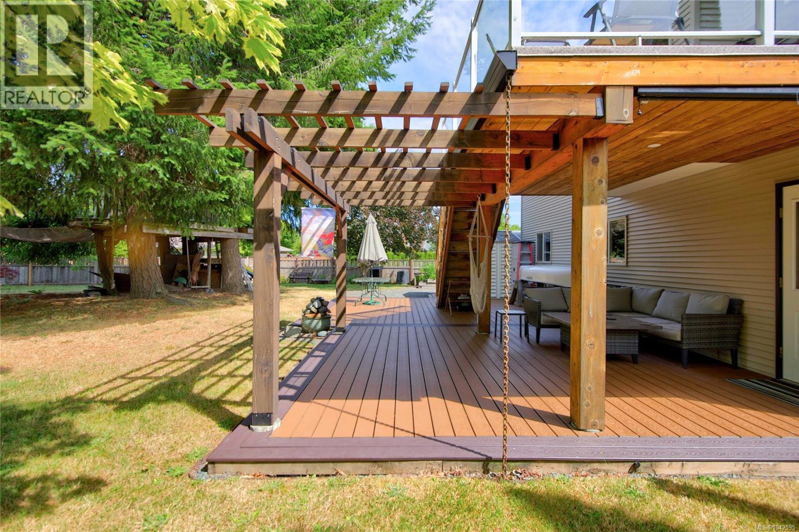 2139 Stirling Pl, Courtenay