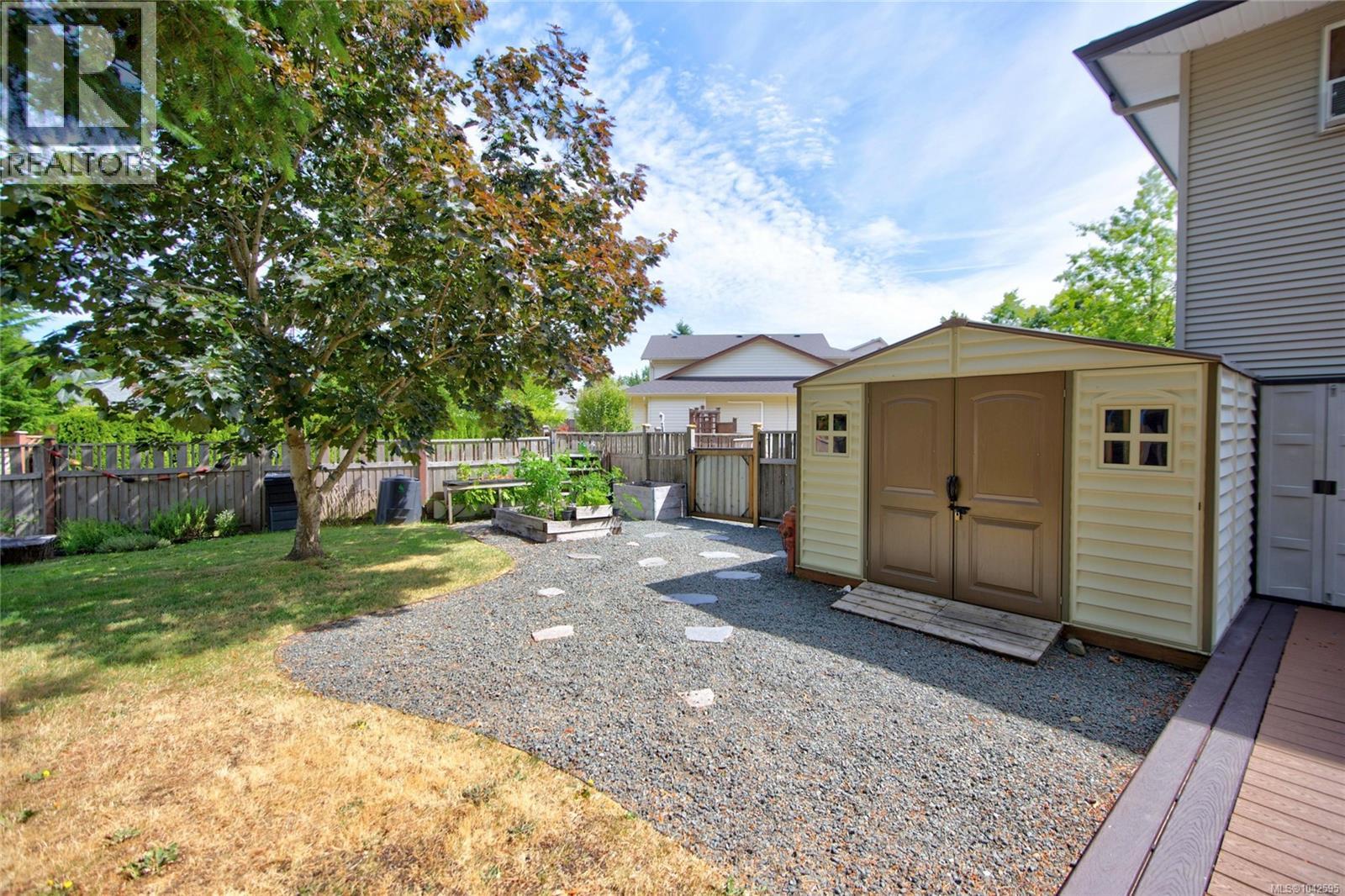 2139 Stirling Pl, Courtenay