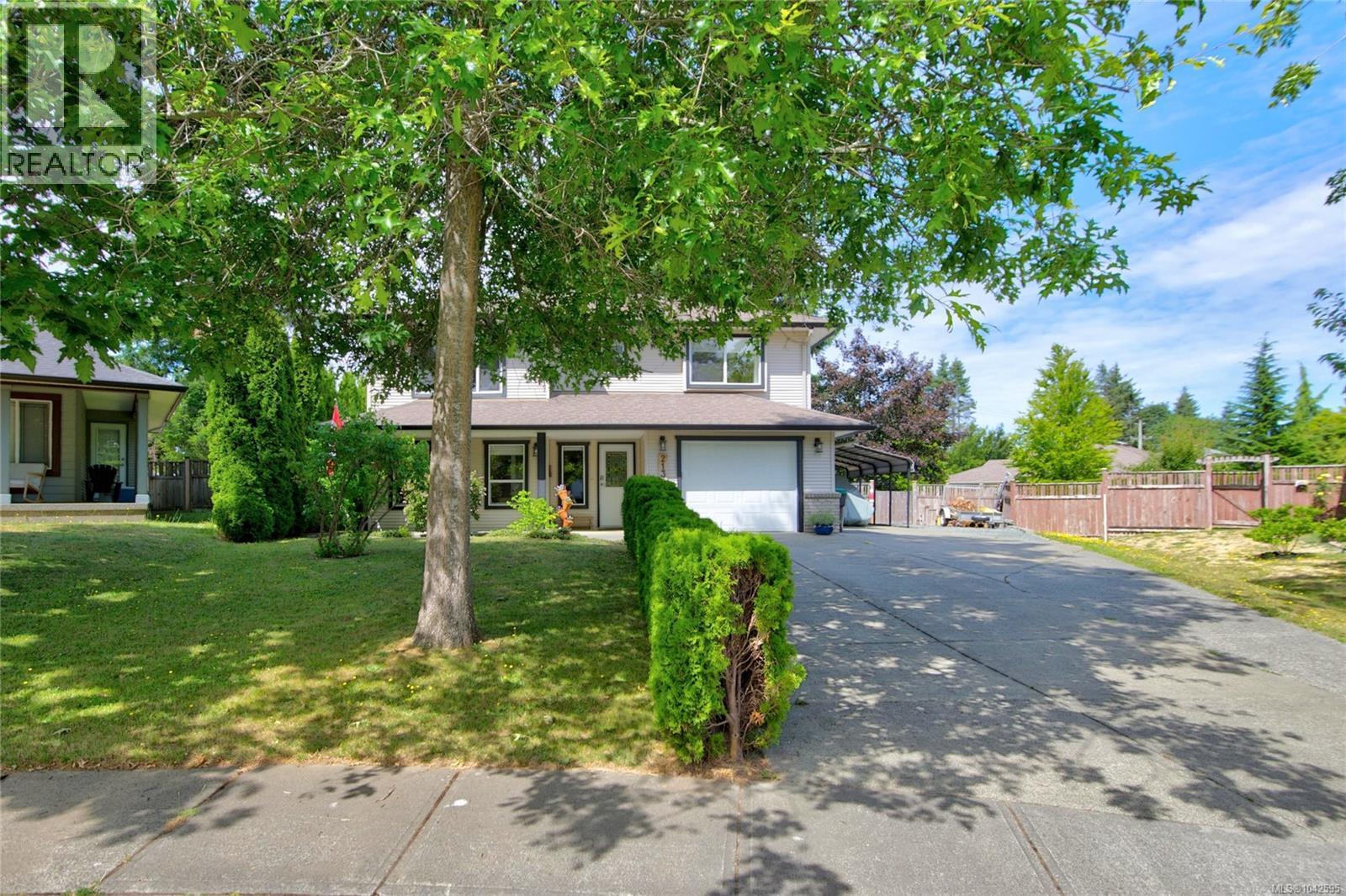 2139 Stirling Pl, Courtenay