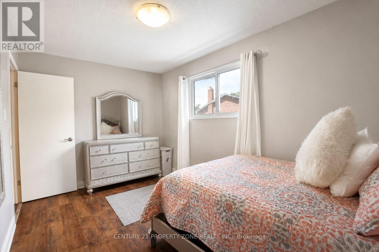 27 MADRID CRESCENT N - 17