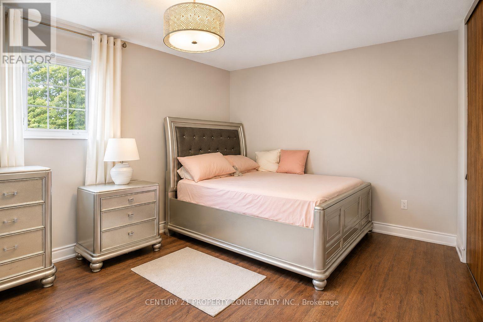 27 MADRID CRESCENT N - 18