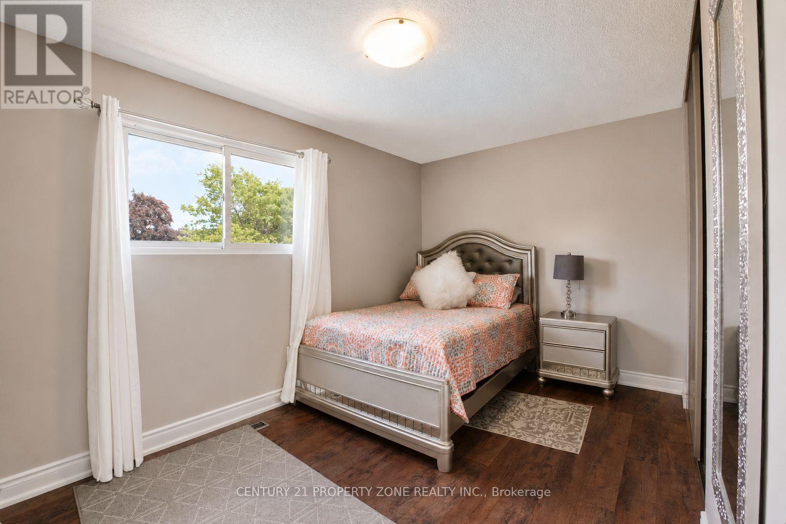 27 MADRID CRESCENT N - 20